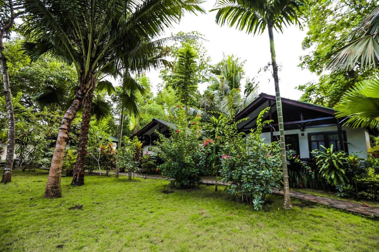 The Village Bunaken Kültér fotó